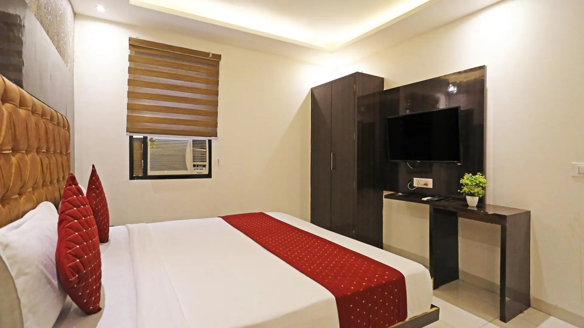 Hotel Grand Iconic Near Igi Airport New Delhi 4*,  India