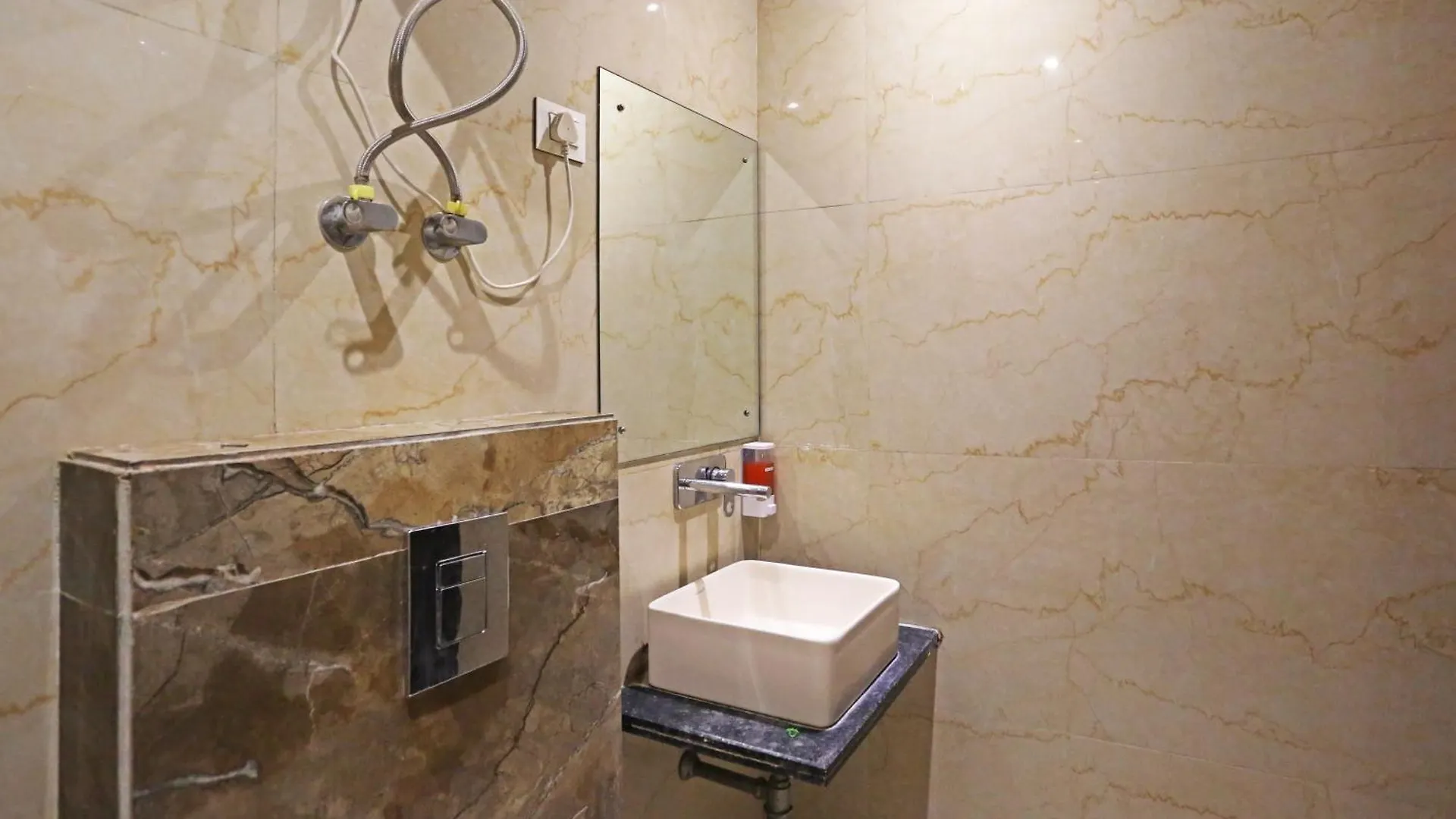 Hotel Grand Iconic Near Igi Airport New Delhi 4*,  India