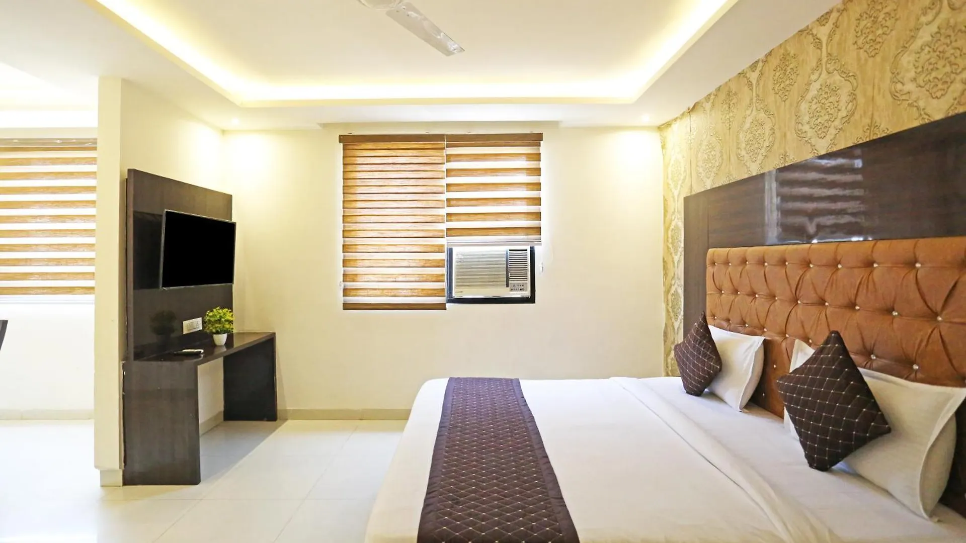 Hotel Grand Iconic Near Igi Airport New Delhi
