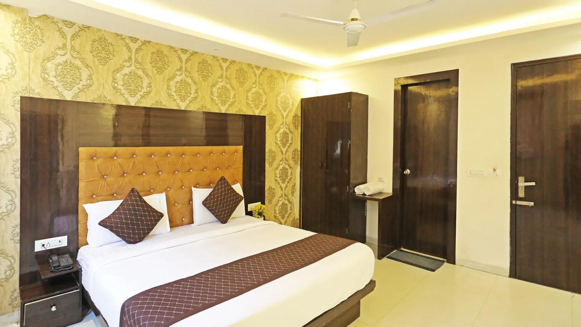 Hotel Grand Iconic Near Igi Airport New Delhi